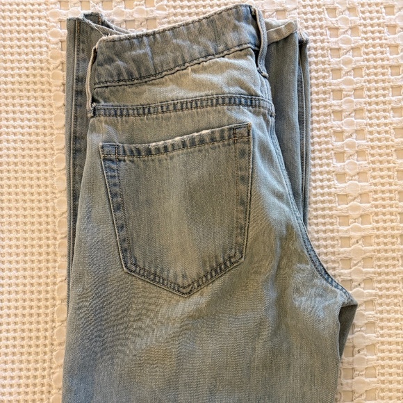 Hollister Low Rise Baggy light wash denim Jeans Size 00R/24R - Picture 1 of 5